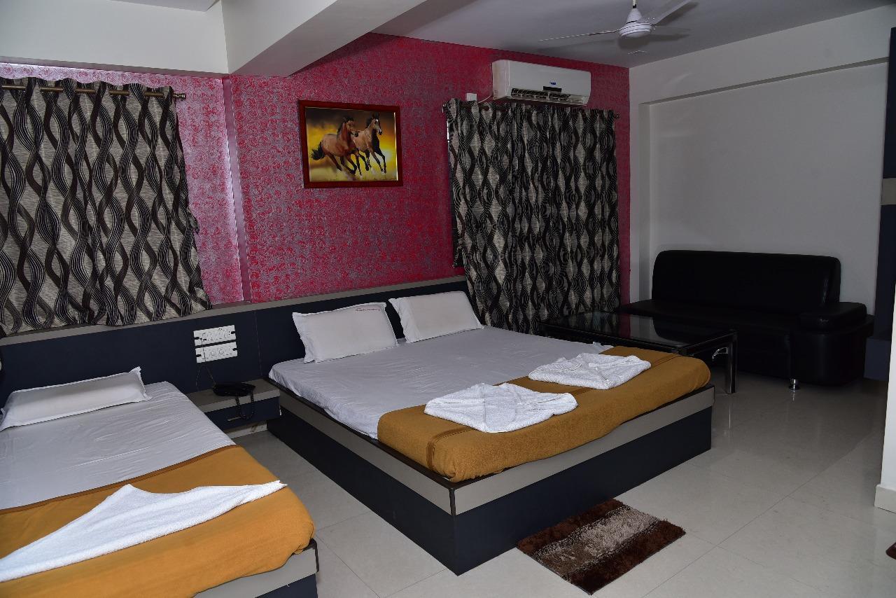 Iroomz Dwaraka Residency 贝拉里 外观 照片
